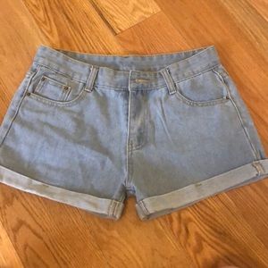 Distressed Lightwash denim jeans